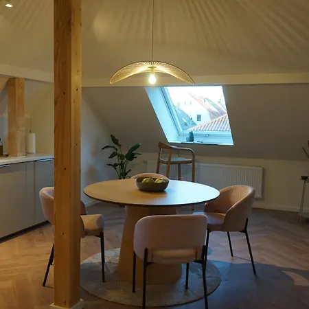 Dachgeschosswohnung Im Stadtzentrum Fuer 4 Personen * 帕德博恩