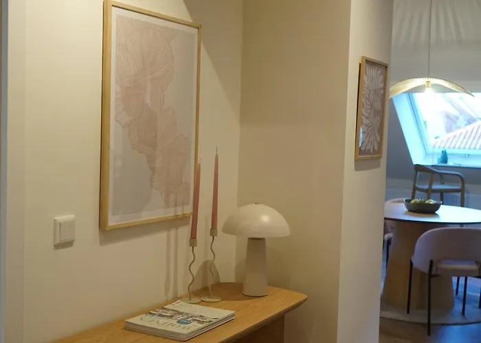 公寓 Dachgeschosswohnung Im Stadtzentrum Fuer 4 Personen *