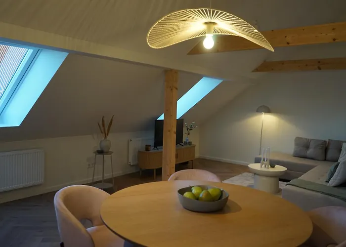 公寓 Dachgeschosswohnung Im Stadtzentrum Fuer 4 Personen