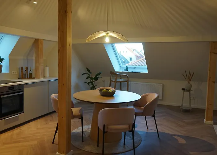 Dachgeschosswohnung Im Stadtzentrum Fuer 4 Personen * 帕德博恩