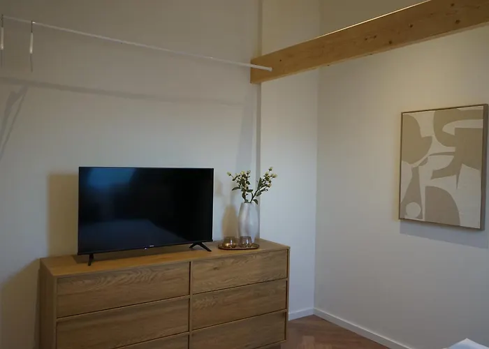 Dachgeschosswohnung Im Stadtzentrum Fuer 4 Personen 帕德博恩